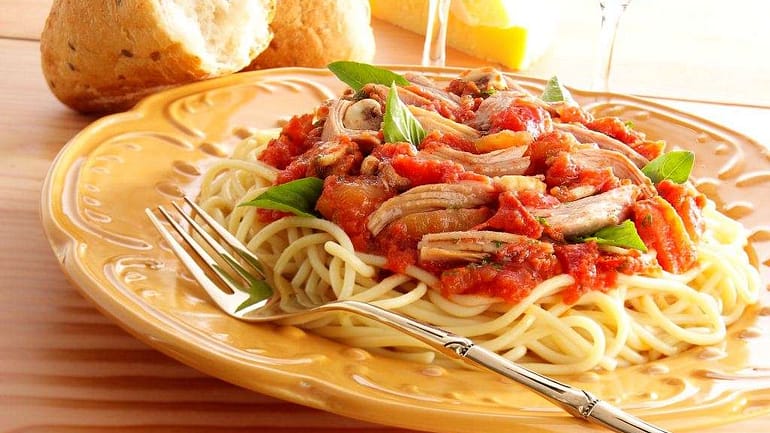 Century Tuna Spaghetti in Tomato Basil Sauce